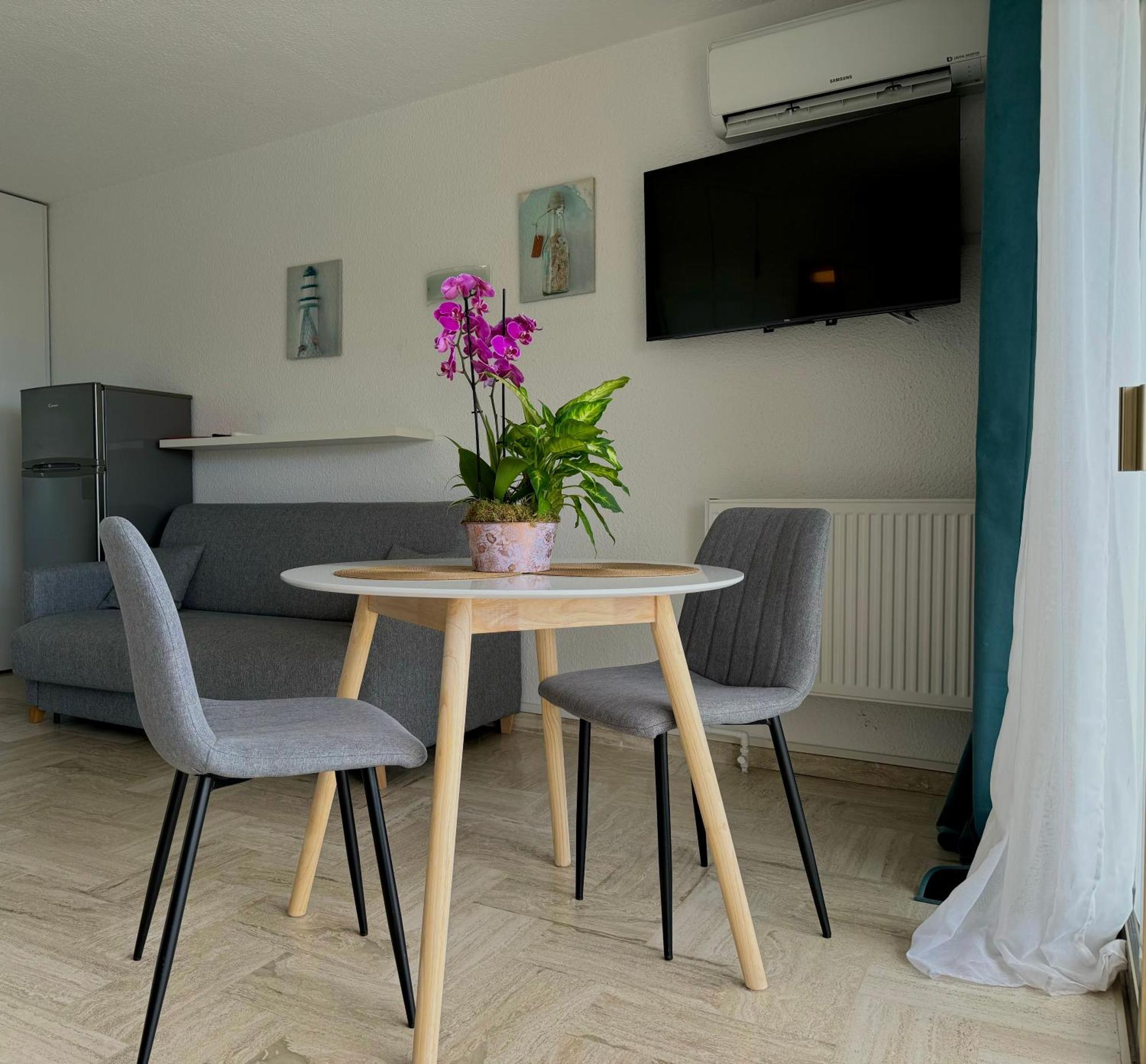 My Resid Appart Cannes Marina Vue Mer Mandelieu Exterior foto